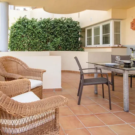 Beautiful In Marbella-cabopino With 2 Bedrooms, Wifi And Outdoor Swimming Pool Appartement Marbella
