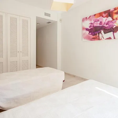 Appartement Beautiful In Marbella-cabopino With 2 Bedrooms, Wifi And Outdoor Swimming Pool Marbella