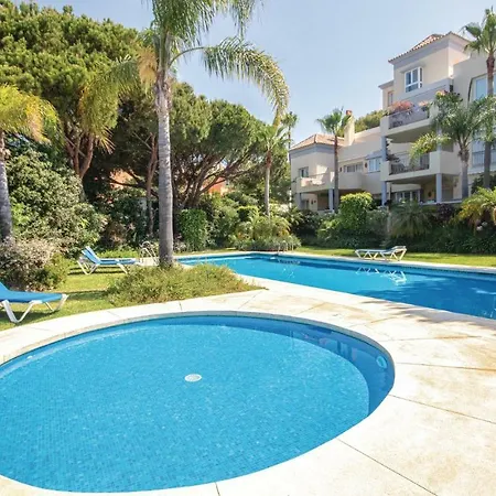 Apartamento Beautiful In Marbella-cabopino With 2 Bedrooms, Wifi And Outdoor Swimming Pool